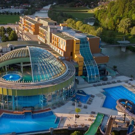 Hotel Thermana Park Lasko**** Superior Esterno foto