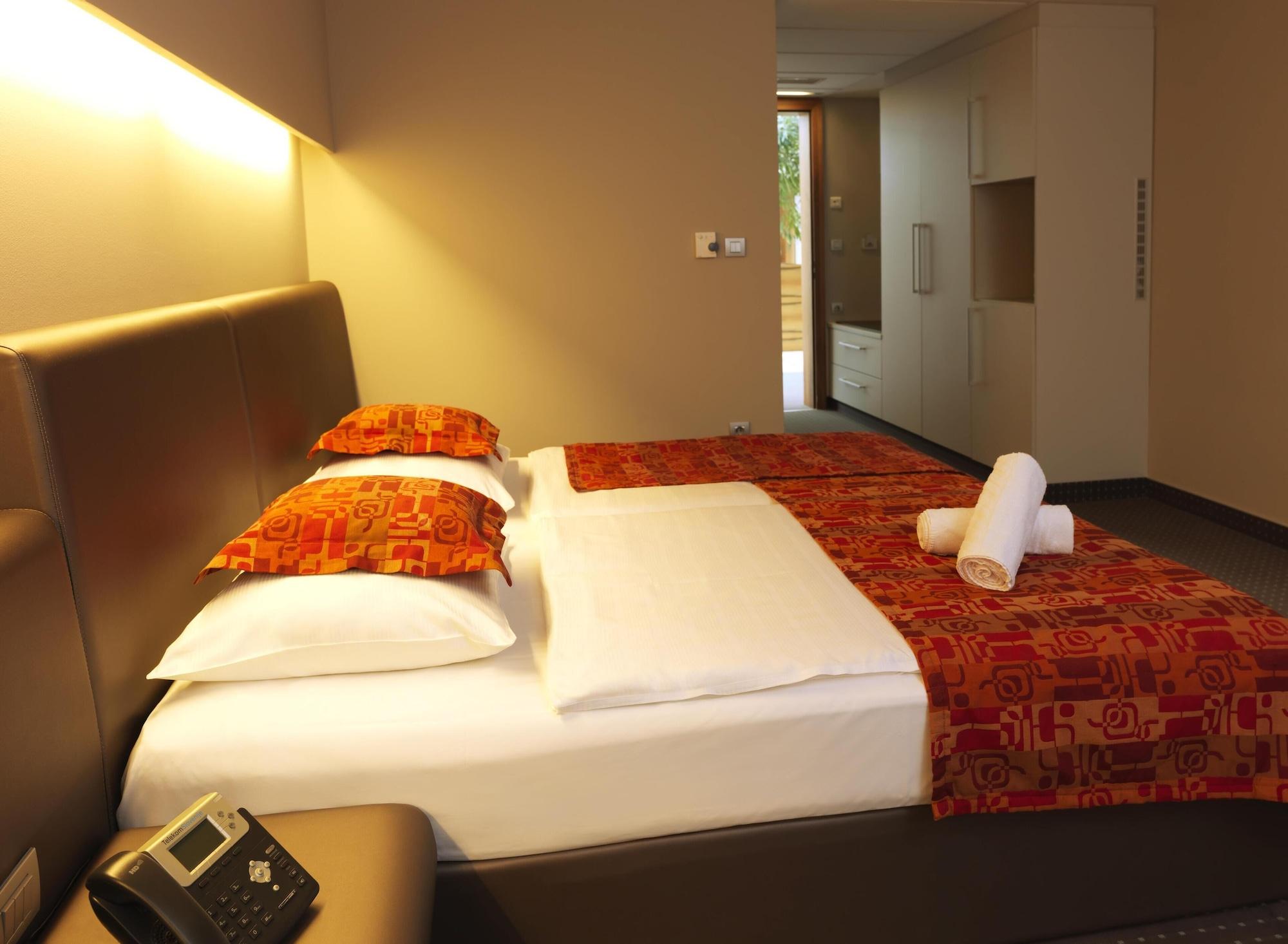 Hotel Thermana Park Lasko**** Superior Esterno foto