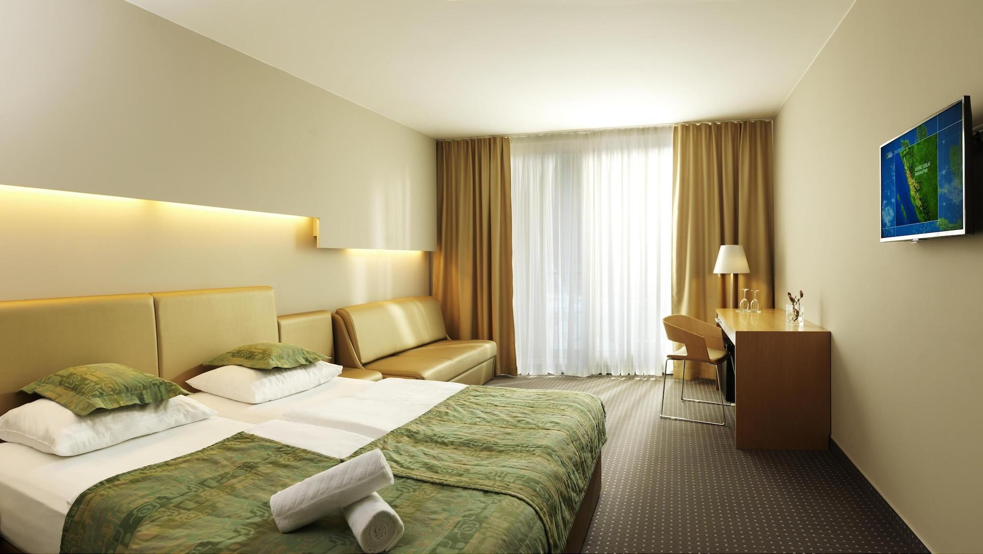 Hotel Thermana Park Lasko**** Superior Esterno foto
