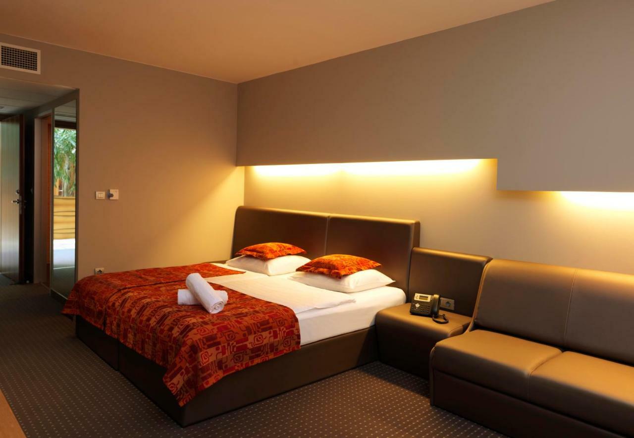 Hotel Thermana Park Lasko**** Superior Esterno foto